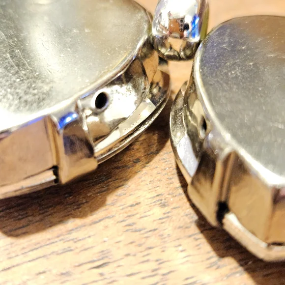 Elegant Silver Heart Necklace - Picture 3 of 7